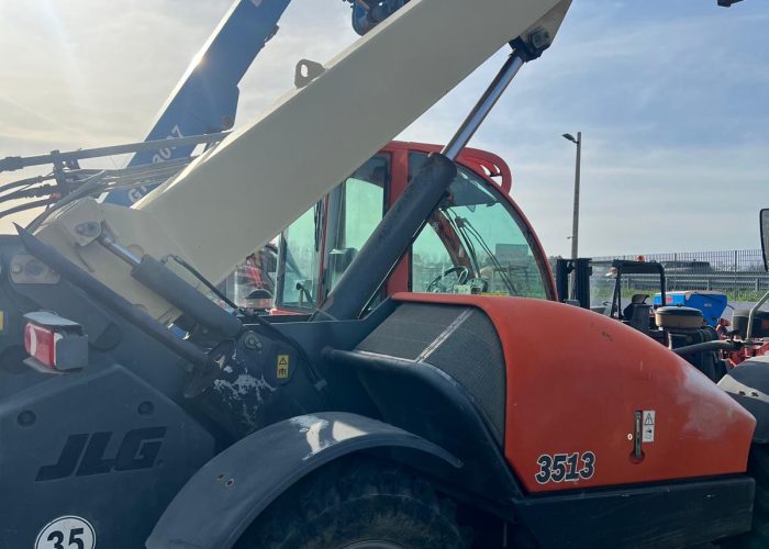 JLG02